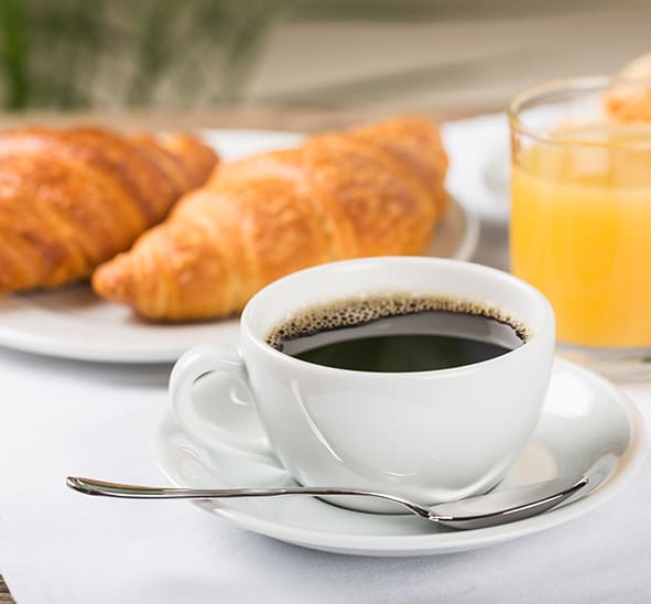 Fórmula de Desayuno ofrecida por el restaurante del camping Les Peupliers, entre Narbonne y Béziers