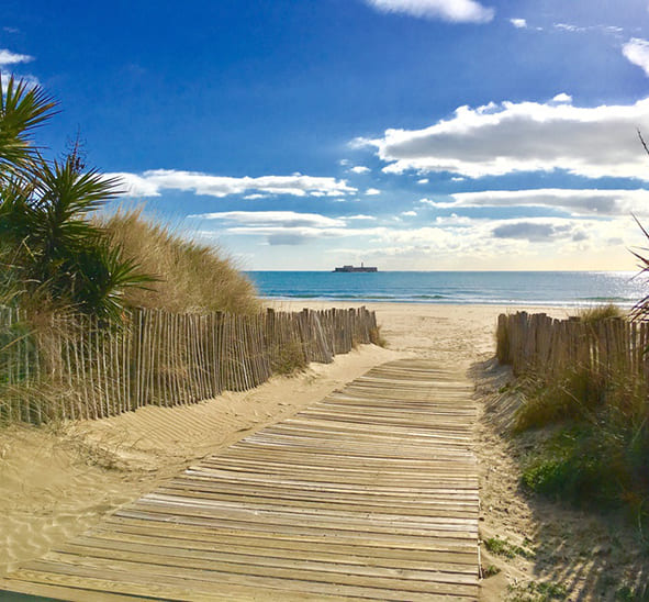 Plage du Cap d'Agde, situada a pocos kilómetros del camping de 3 estrellas Les Peupliers, entre Narbonne y Béziers