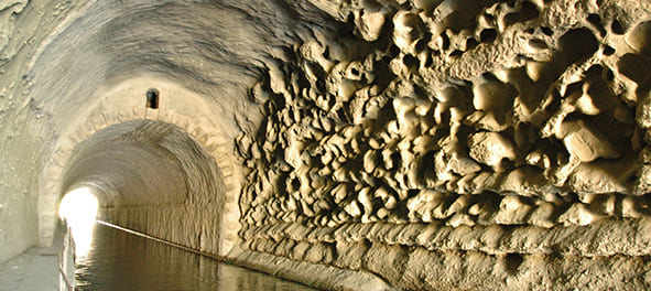 Turismo en Occitania: Visitar el túnel de Malpas con salida desde el camping de 3 estrellas Les Peupliers, en Colombiers