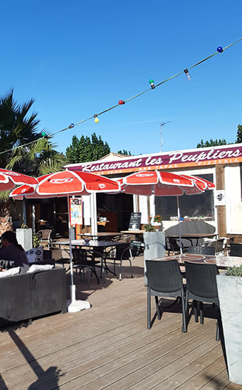 El restaurante del camping Les Peupliers, en Colombiers
