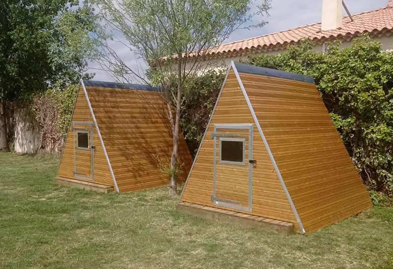 Espacio con salón de jardín: Coco Sweet, en alquiler en el camping Les Peupliers, en Colombiers, al borde del Canal du Midi