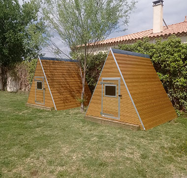 Cyclo lodge rental at Les Peupliers campsite in Colombiers